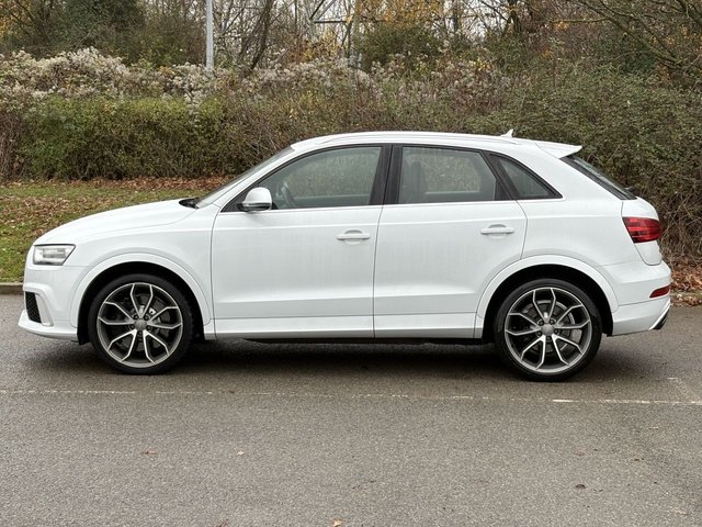 2014 AUDI RS Q3 - Photo 2