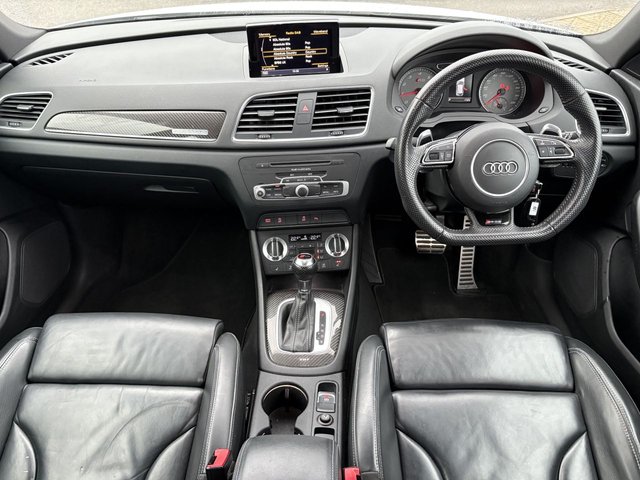 2014 AUDI RS Q3 - Photo 9