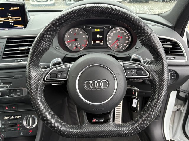 2014 AUDI RS Q3 - Photo 12