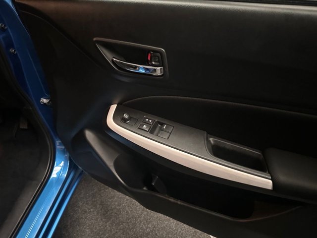 2019 SUZUKI SWIFT - Photo 3