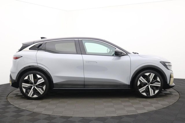 2022 Renault Megane E-Tech - Photo 2