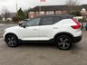 USED 2020 70 VOLVO XC40 2.0 B4 MHEV R-Design SUV 5dr Petrol Hybrid Auto Euro 6 (s/s) (197 ps) Finished in CRYSTAL WHITE MET with contrasting EBONY HEATED LEATHER/ALCANTARA TRIM. This Volvo XC40 is a spacious small SUV with smart styling and a comfortable drive. In short it is a bit of a cracker with a sophisticated look and an upmarket feel. Features include Sat Nav, DAB, B/Tooth, Leather Seats, Power Electric Boot, 18" Alloys, Tints, Cruise and more. Volvo Dealer serviced at 14239 miles, 44913 miles and at 59116 miles.