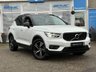 USED 2020 70 VOLVO XC40 2.0 B4 MHEV R-Design SUV 5dr Petrol Hybrid Auto Euro 6 (s/s) (197 ps) Finished in CRYSTAL WHITE MET with contrasting EBONY HEATED LEATHER/ALCANTARA TRIM. This Volvo XC40 is a spacious small SUV with smart styling and a comfortable drive. In short it is a bit of a cracker with a sophisticated look and an upmarket feel. Features include Sat Nav, DAB, B/Tooth, Leather Seats, Power Electric Boot, 18" Alloys, Tints, Cruise and more. Volvo Dealer serviced at 14239 miles, 44913 miles and at 59116 miles.