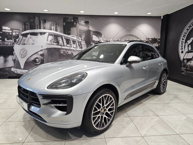 2020 PORSCHE MACAN