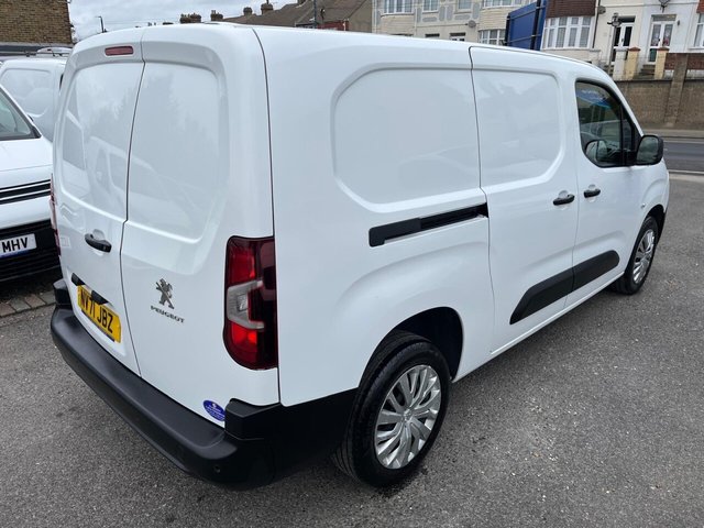 2022 PEUGEOT PARTNER - Photo 10