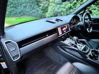 USED 2021 21 PORSCHE CAYENNE 3.0 V6 E-Hybrid 17.9kWh SUV 5dr Petrol Plug-in Hybrid TiptronicS 4WD Euro 6 (s/s) (3.6kW Charger) (462 ps) 18 WAY ADAPTIVE SPORTS SEATS/FPSH