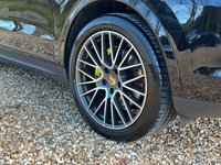 USED 2021 21 PORSCHE CAYENNE 3.0 V6 E-Hybrid 17.9kWh SUV 5dr Petrol Plug-in Hybrid TiptronicS 4WD Euro 6 (s/s) (3.6kW Charger) (462 ps) 18 WAY ADAPTIVE SPORTS SEATS/FPSH