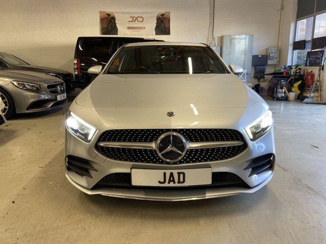 2019 MERCEDES-BENZ A-CLASS 1.5 A180d AMG Line (Premium) Hatchback 5dr Diesel 7G-DCT Euro 6 (s/s) (116 ps) - Photo 4