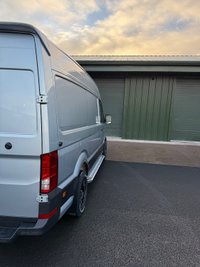 USED 2025 75 VOLKSWAGEN CRAFTER VOLKSWAGEN CRAFTER COMMERCE PLUS AUTO MWB 2.0TDI 140PS OYSTER SILVER 