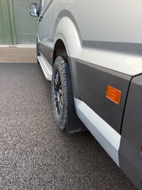 USED 2025 75 VOLKSWAGEN CRAFTER VOLKSWAGEN CRAFTER COMMERCE PLUS AUTO MWB 2.0TDI 140PS OYSTER SILVER 