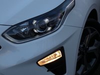 USED 2020 20 KIA CEED 1.0 T-GDi 3 5d 118 S/S SAT NAV, APPLE CARPLAY / ANDROID AUTO, REVERSING CAMERA, DAB RADIO, BLUETOOTH, CRUISE CONTROL & SPEED LIMITER, LANE ASSIST, VOICE RECOGNITION, &frac12; LEATHER, REAR PARKING SENSORS WITH DISPLAY, MANUAL 6 SPEED, 17 INCH ALLOYS, PRIVACY GLASS, ELECTRIC FOLDING MIRRORS, LEATHER MULTIFUNCTION STEERING WHEEL, AUTO LIGHTS & WIPERS, DUAL AUTOMATIC AIR CON, TRIP COMPUTER WITH DIGITAL SPEEDO, ILLUMINATING VANITY MIRRORS, SPACE SAVER SPARE, GOOD SERVICE HISTORY