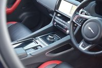 USED 2020 20 JAGUAR F-PACE 3.0 D300 V6 S SUV 5dr Diesel Auto AWD Euro 6 (s/s) (300 ps) SLIDING ROOF / DIGITAL DASH
