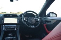 USED 2020 20 JAGUAR F-PACE 3.0 D300 V6 S SUV 5dr Diesel Auto AWD Euro 6 (s/s) (300 ps) SLIDING ROOF / DIGITAL DASH