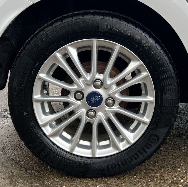 2018 FORD KA+ 1.2 Ti-VCT Zetec Hatchback 5dr Petrol Manual Euro 6 (s/s) (85 ps) - Photo 10