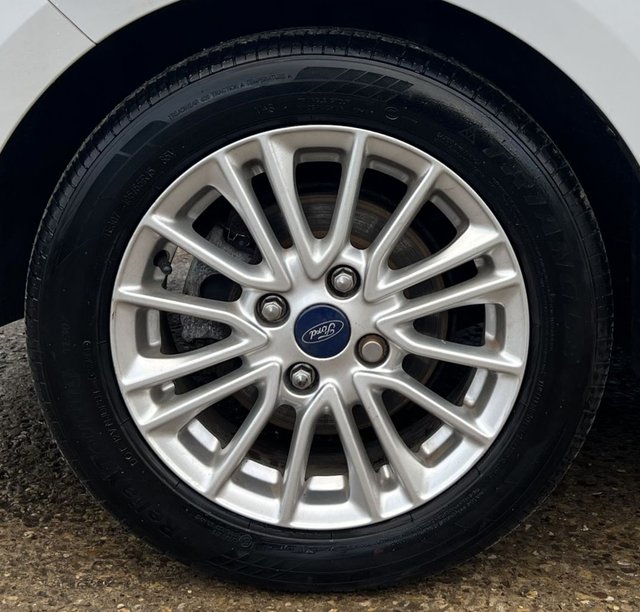 2018 FORD KA+ 1.2 Ti-VCT Zetec Hatchback 5dr Petrol Manual Euro 6 (s/s) (85 ps) - Photo 12