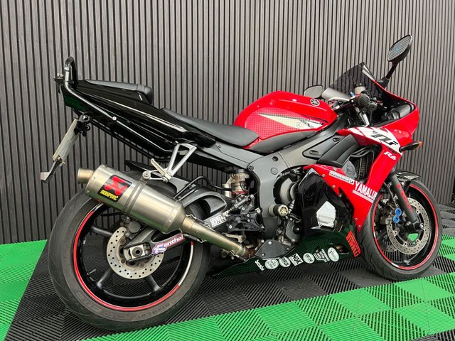 View our YAMAHA R6