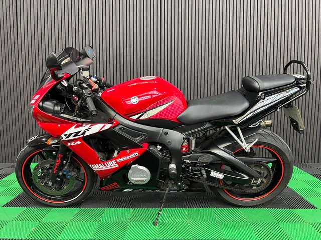 View our YAMAHA R6