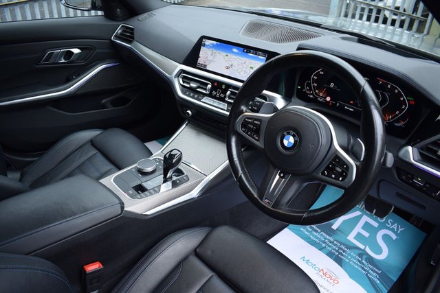 2021 BMW 3 SERIES - Photo 2