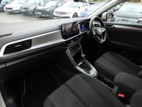 USED 2022 22 VOLKSWAGEN T-ROC 1.5 TSI Life 5d DSG 150 S/S WIRELESS APPLE CARPLAY / ANDROID AUTO (GIVES YOU SAT NAV), DIGITAL COCKPIT, FRONT & REAR PARKING SENSORS WITH DISPLAY, PARK ASSIST, LANE ASSIST, FRONT ASSIST, ADAPTIVE CRUISE CONTROL & SPEED LIMITER, MANOEUVRE BRAKING, DAB RADIO, BLUETOOTH, DSG AUTOMATIC, LED DRL'S, RAIN & LIGHT SENSORS, 4x USB C, CLIMATE CONTROL, AUTO HOLD, ELECTRIC FOLDING MIRRORS, ISO FIX, 1 OWNER FROM NEW, SERVICE HISTORY
