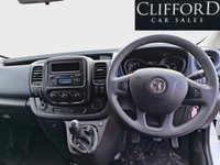 USED VAUXHALL VIVARO 1 OWNER
