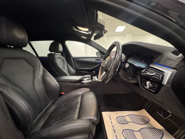 2019 BMW 5 SERIES - Photo 4