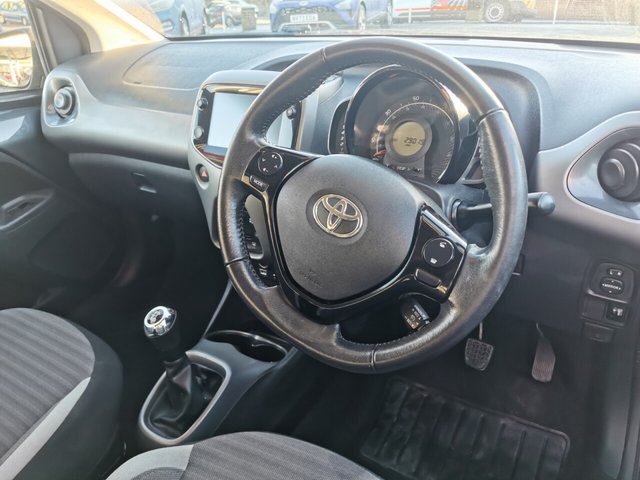 2018 TOYOTA AYGO - Photo 6
