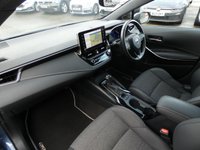 USED 2022 71 TOYOTA COROLLA 1.8 VVT-h GPF Design Touring Sports 5d Petrol Hybrid CVT 122 S/S 1 OWNER, FULL SERVICE HISTORY, SAT NAV, REVERSING CAMERA, HEATED SEATS, FRONT & REAR PARKING SENSORS, PARK ASSIST, LANE ASSIST, AUTO HOLD, ADAPTIVE CRUISE CONTROL & SPEED LIMITER, APPLE CARPLAY / ANDROID AUTO, DAB RADIO, BLUETOOTH, VOICE CONTROL, KEYLESS START, 17 INCH ALLOYS, HALF LEATHER INTERIOR, LEATHER MULTIFUNCTION STEERING WHEEL, ELECTRIC FOLDING MIRRORS, 2 USB PORTS, DUAL ZONE CLIMATE CONTROL, DRIVING MODES, ILLUMINATING VANITY MIRRORS, TRIP COMPUTER WITH SPEED LIMIT DISPLAY, VAT Q