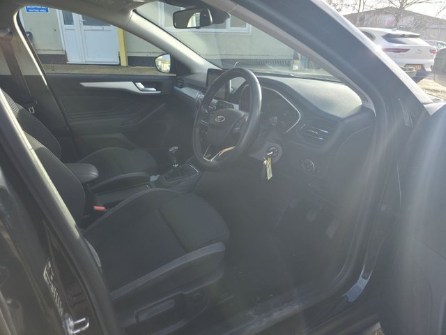 2019 FORD FOCUS 1.0T EcoBoost Zetec Estate 5dr Petrol Manual Euro 6 (s/s) (125 ps) - Photo 9