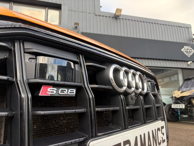 2020 AUDI SQ8 - Photo 11