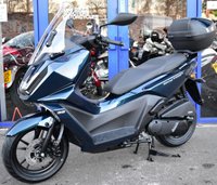 USED 2026 26 KYMCO SKYTOWN Beautiful petrol blue metallic paint, superb comfort for rider and pillion. BRAND NEW LATEST 2026 MODEL 125CC, Comes with colour matched Top Box