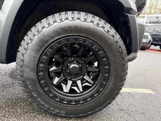 2025 Suzuki Jimny - Photo 8