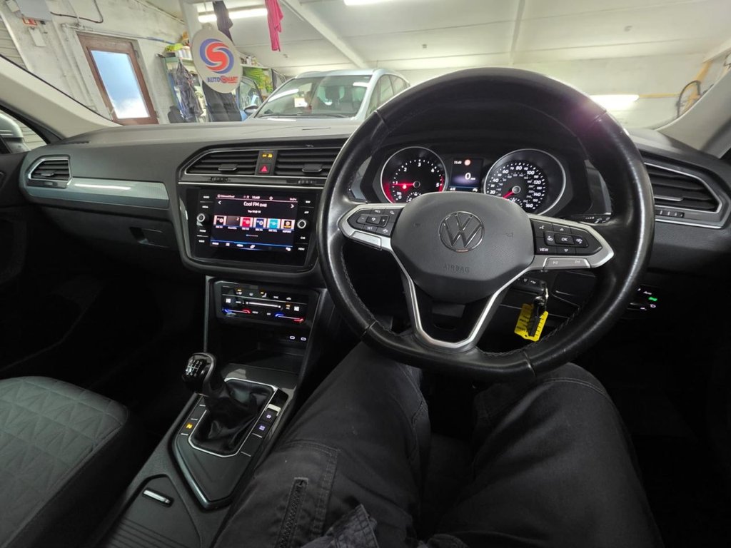 USED 2021 21 VOLKSWAGEN TIGUAN 2.0 TDI Life SUV 5dr Diesel Manual Euro 6 (s/s) (150 ps) Bluetooth - SatNav - Sensors!
