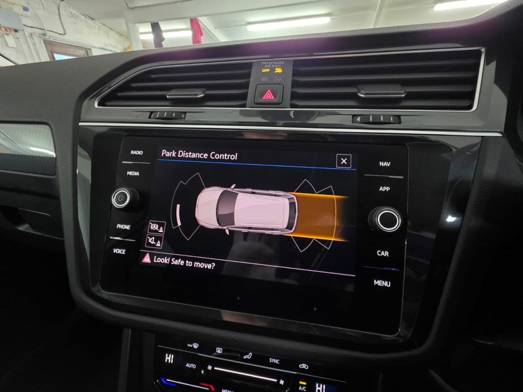 USED 2021 21 VOLKSWAGEN TIGUAN 2.0 TDI Life SUV 5dr Diesel Manual Euro 6 (s/s) (150 ps) Bluetooth - SatNav - Sensors!