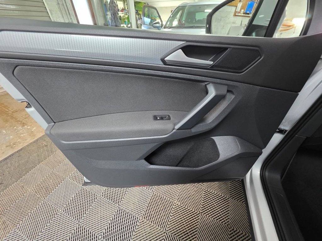 USED 2021 21 VOLKSWAGEN TIGUAN 2.0 TDI Life SUV 5dr Diesel Manual Euro 6 (s/s) (150 ps) Bluetooth - SatNav - Sensors!