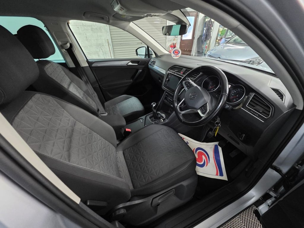 USED 2021 21 VOLKSWAGEN TIGUAN 2.0 TDI Life SUV 5dr Diesel Manual Euro 6 (s/s) (150 ps) Bluetooth - SatNav - Sensors!