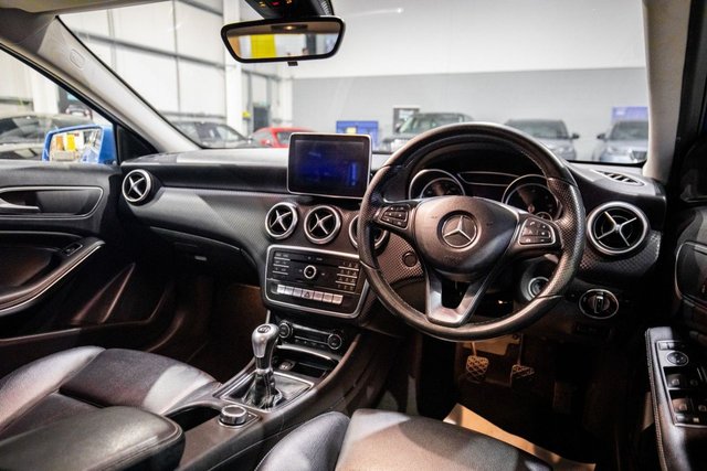 2015 Mercedes-Benz A-Class 1.5L Sport 5dr - Photo 2