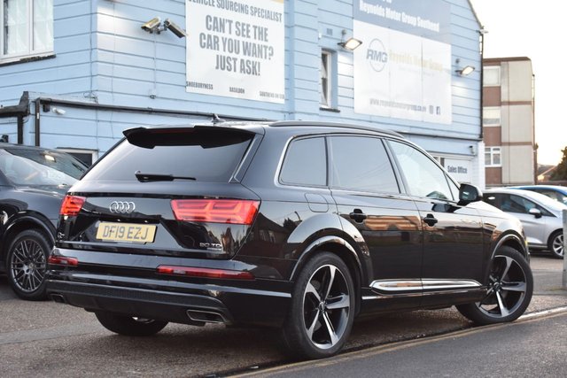 View our AUDI Q7
