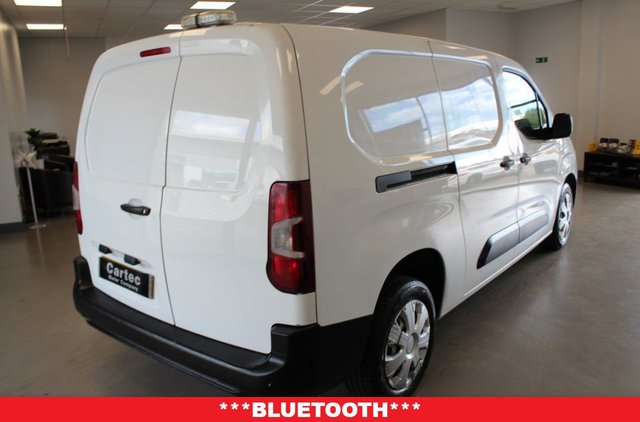 2021 Vauxhall Combo 1.5L Dynamic 4dr - Photo 8