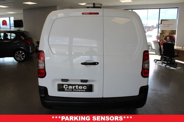 2021 Vauxhall Combo 1.5L Dynamic 4dr - Photo 9
