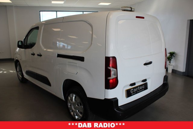 2021 Vauxhall Combo 1.5L Dynamic 4dr - Photo 10