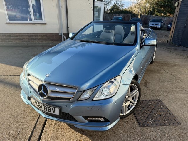 2011 Mercedes-Benz E-CLASS - Photo 2