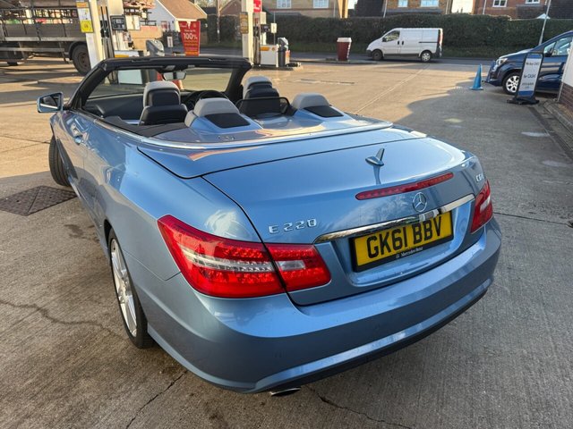 2011 Mercedes-Benz E-CLASS - Photo 11