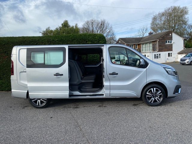 2025 RENAULT TRAFIC - Photo 11