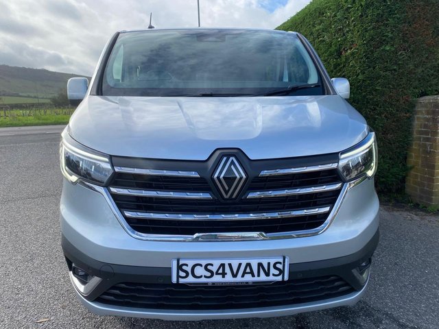 2025 RENAULT TRAFIC - Photo 3