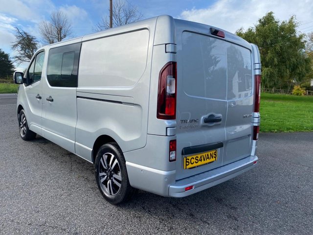 2025 RENAULT TRAFIC - Photo 7