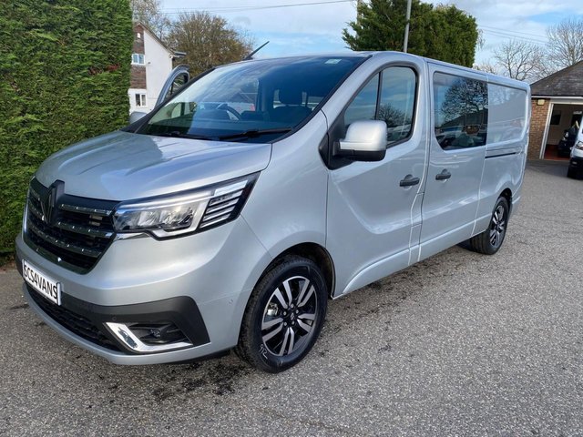 2025 RENAULT TRAFIC - Photo 4