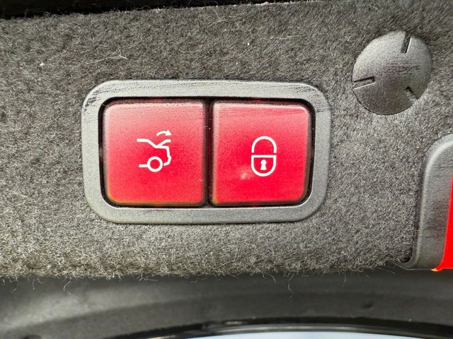 2016 MERCEDES-BENZ C-CLASS 2.1 C220d AMG Line (Premium) Saloon 4dr Diesel 7G-Tronic+ Euro 6 (s/s) (170 ps) - Photo 7