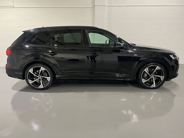 View our AUDI Q7
