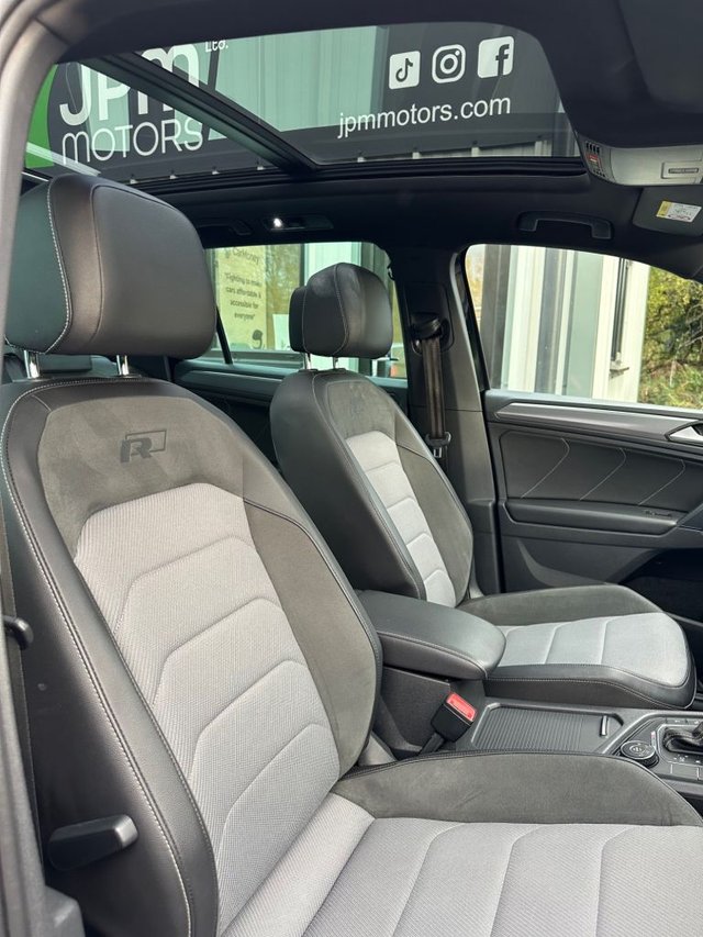 2019 VOLKSWAGEN TIGUAN 2019 2.0 BiTDI R-Line Tech SUV 5dr Diesel DSG 4Motion Euro 6 (s/s) (240 ps) - Photo 7