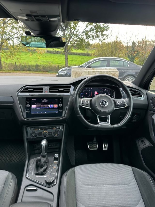 2019 VOLKSWAGEN TIGUAN 2019 2.0 BiTDI R-Line Tech SUV 5dr Diesel DSG 4Motion Euro 6 (s/s) (240 ps) - Photo 5